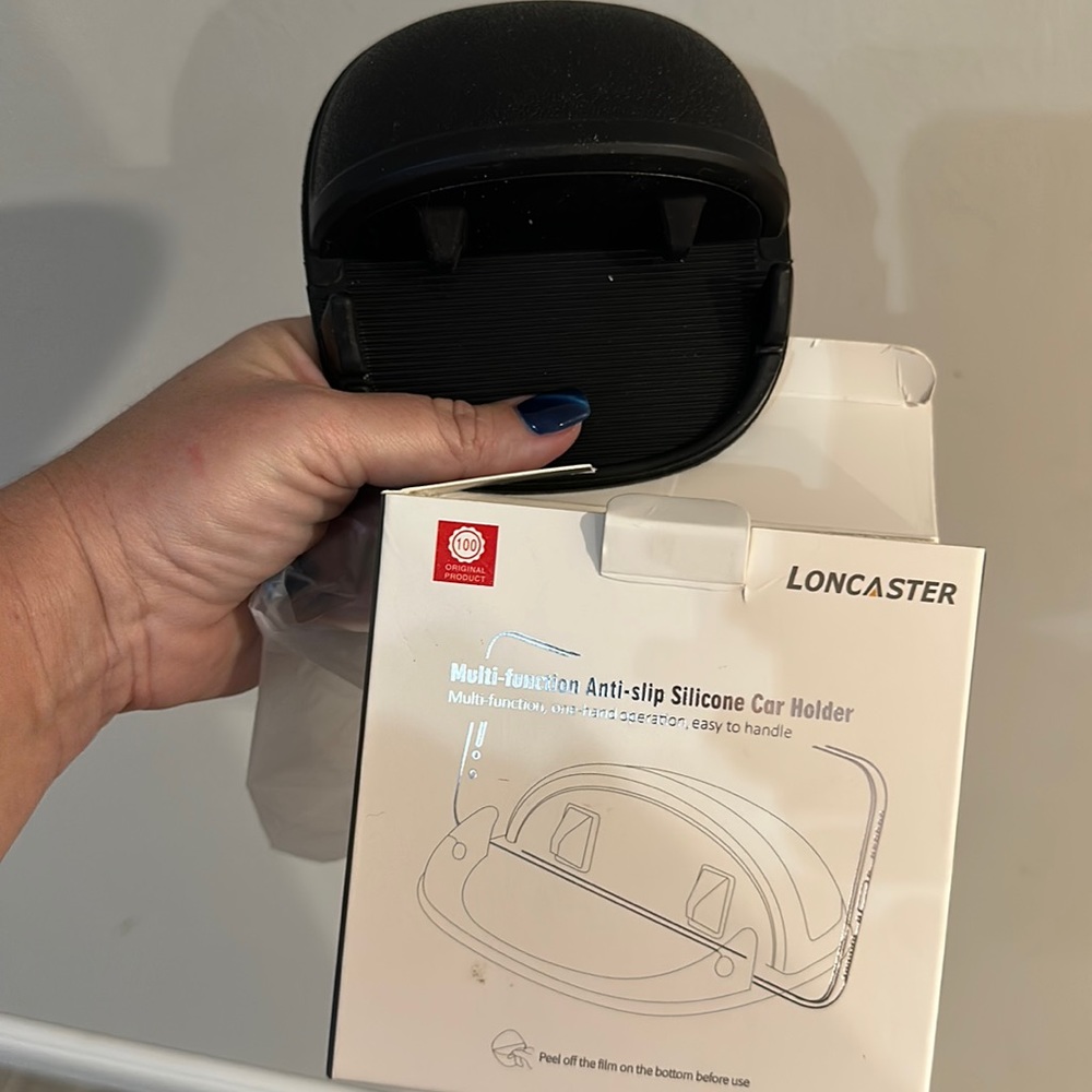 Car phone holder nwt